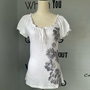 Molly Moni Chic White Floral Blouse Size S